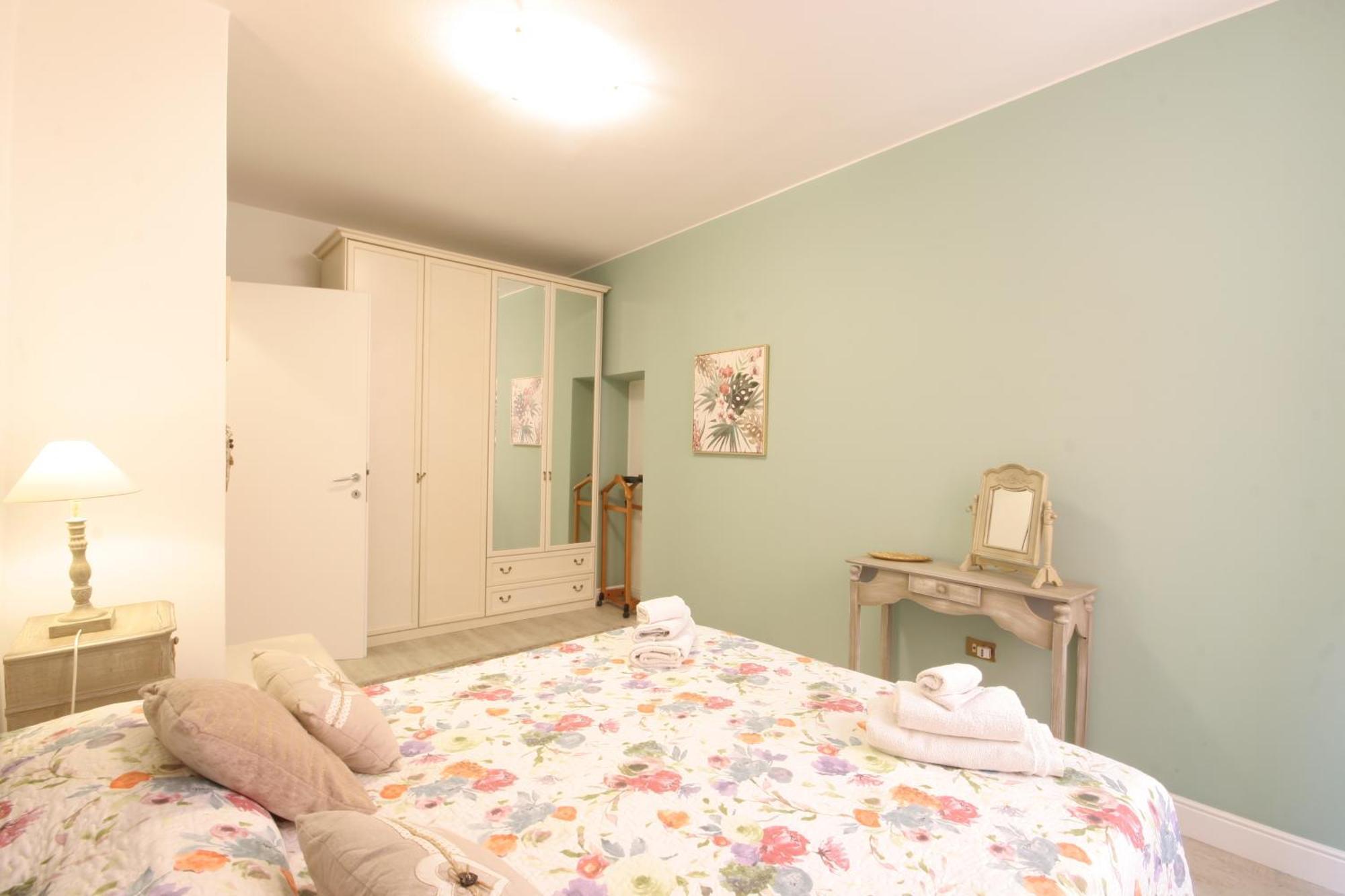 Апартаменты Violetta Maison, Elegante E Romantica A Salo' Экстерьер фото