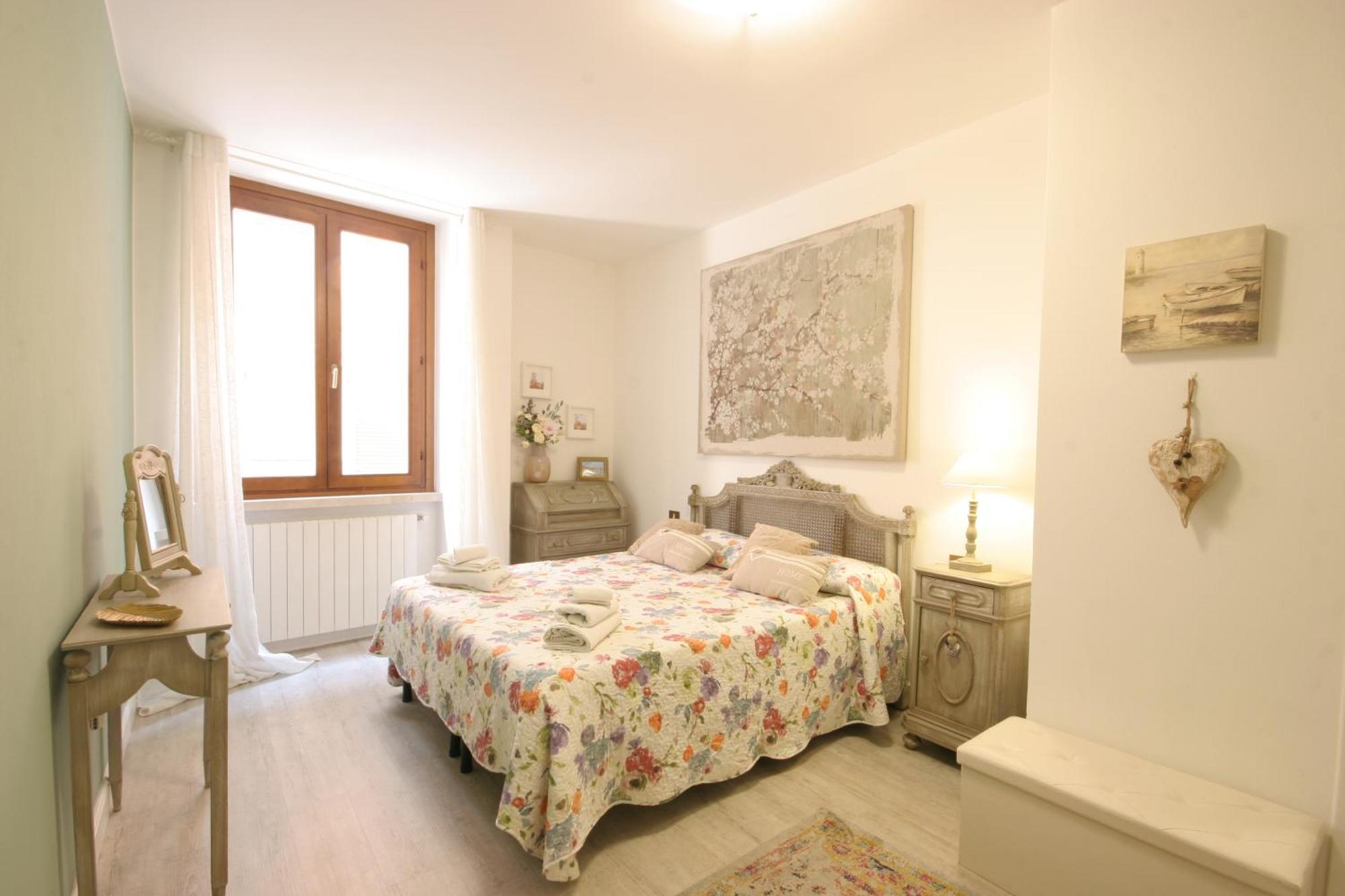 Апартаменты Violetta Maison, Elegante E Romantica A Salo' Экстерьер фото